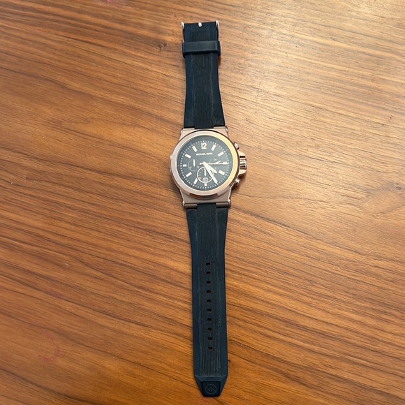 New Michael Kors Dylan Gold-Tone Watch - Picture 2 of 4